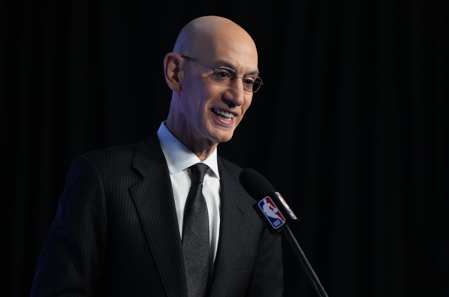 亿万28-萧华：NBA老板们将在联盟完成调查前对快船保持观望态度